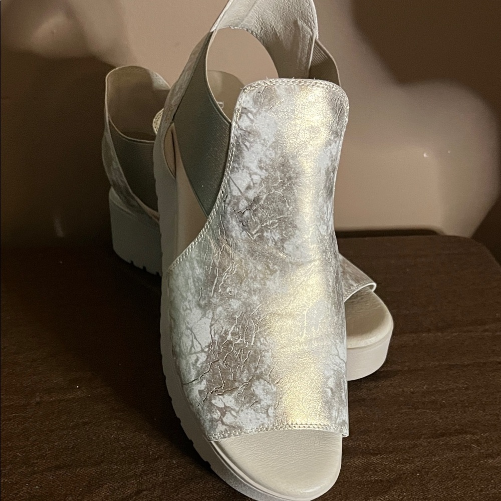 😄Leather peep toe sandals strappy platform 41 nwot